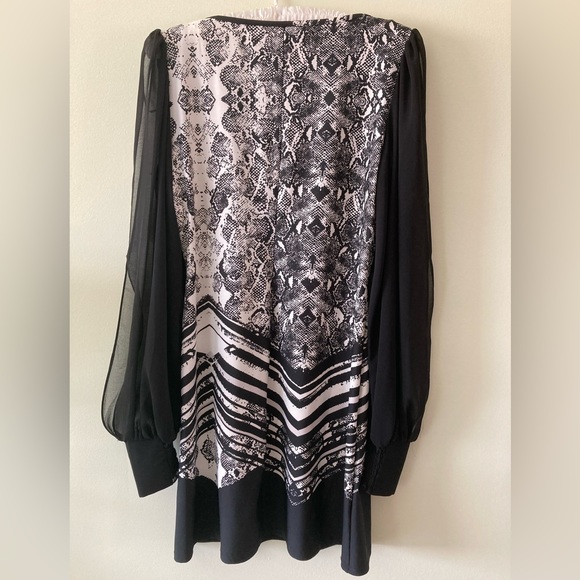 ‘STAR’ - A Tunic Blouse / Dress by Julienne MacDonald, UK. - Picture 2 of 7